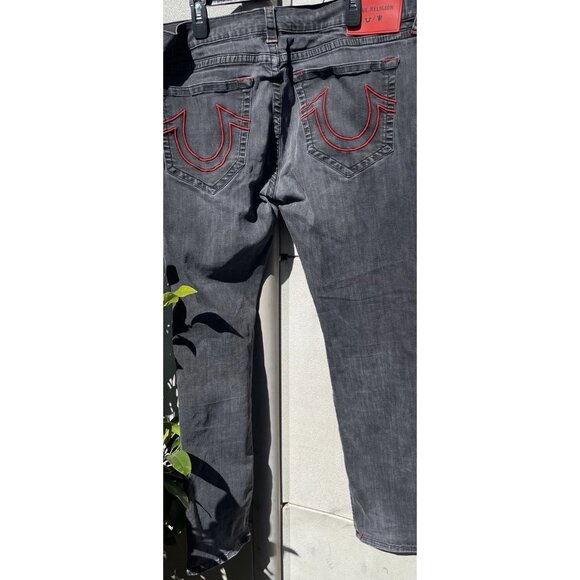 TRUE RELIGION Men’s Jean Sz 42 Manchester United Ricky Relaxed Red Embroidered - Picture 3 of 16